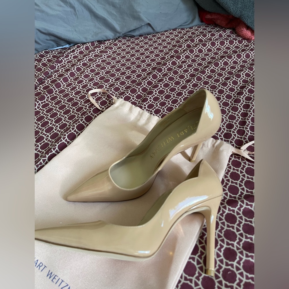Stuart Weitzman 100 scalloped patent nude heel size 6